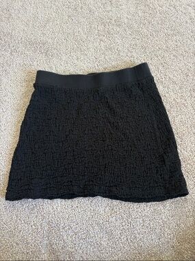 Black Textured Mini Skirt with Elastic Waistband